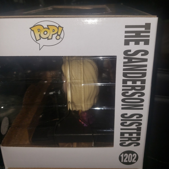 THE SANDERSON SISTERS FUNKO POP 1202 NIB - Picture 3 of 9